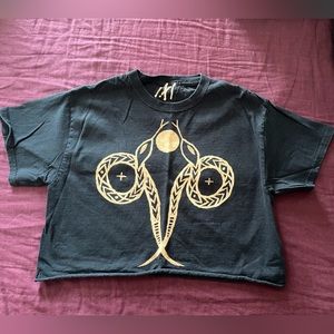 Brass Arrow Cropped Snake Tee
